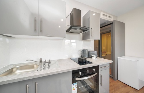 Valentines Apartment | Apart Hotel in Ilford, East London