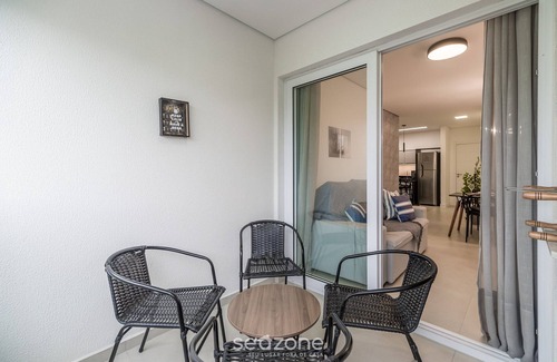 Ingleses Norte Apartment | Apart in Cond. w/Pool 400m From the Beach Tdb0101