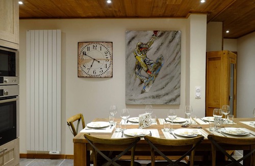 Viel-Alpe Ski Chalet | Apart. * in spacious and bright chalet, ski-in ski-out, route du TDF