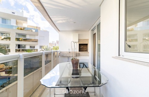 Jurere Apartment | Apart w/Barbecue in Condominium With Pool Bri0102
