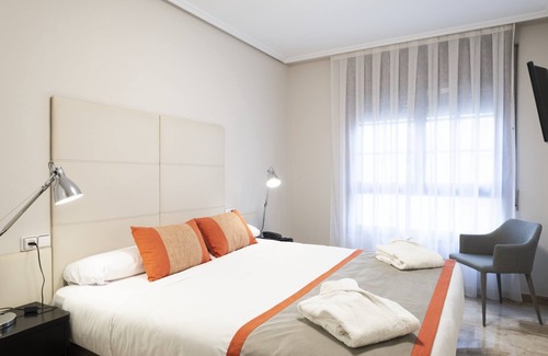 Zaragoza Old Town Hotel | Apartahotel Los Girasoles