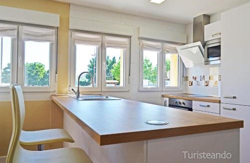 San Vicente de la Barquera Apartment | Apartamento Marejada - Para amantes de la luz y las casas acogedoras