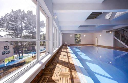 Poddabie Apartment | Apartament 11B Niebieskie Apartamenty Poddąbie z basenem krytym, odkrytym, salą zabaw, animacjami
