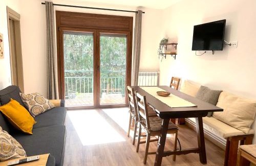 Esterri D'Aneu Apartment | Apartament familiar amb un balcó preciós al Pirineu by RURAL D'ÀNEU