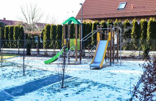 Ostroda Apartment | Apartament VILLA PARK przy plaży z widokiem na jezioro, taras 50 m2