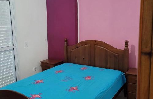Ocian Apartment | Apartamento 02 Dormitórios na PRAIA GRANDE OCIAN, fica a 100 metros da praia , tem churrasqueira ,sendo 01 suíte