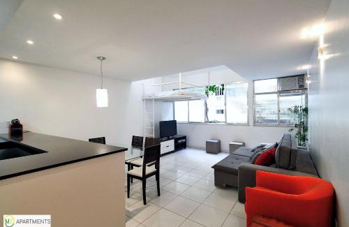 Leme Apartment | Apartamento 2 quartos espaçoso no Leme