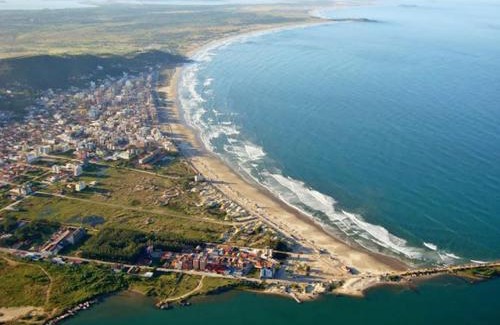 Laguna Apartment | APARTAMENTO 3 DORM., O QUINTAL É A PRAIA E MOLHES