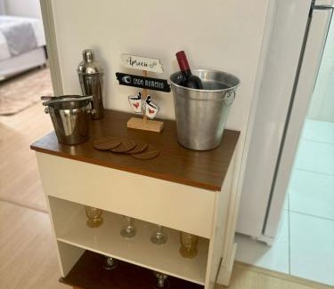 Guilhermina Apartment | Apartamento 90m da praia, com estacionamento no local, wifi grátis, próximo ao shopping e centro da cidade