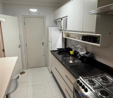 Jardim Belmar Apartment | Apartamento aconchegante em Guarujá com 3 quartos