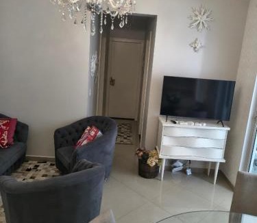 Piratuba Apartment | Apartamento aconchegante com ar, secadora e adega