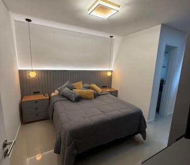 Tabuleiro dos Oliveiras Apartment | Apartamento alto padrão de 2 quartos com Garagem