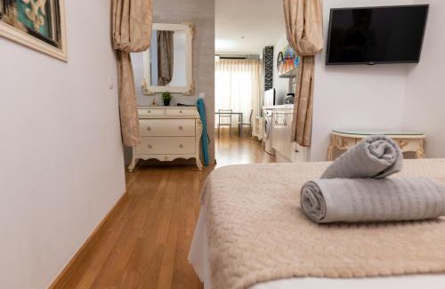 La Goleta Apartment | Apartamento Carreteria - Muro Medieval