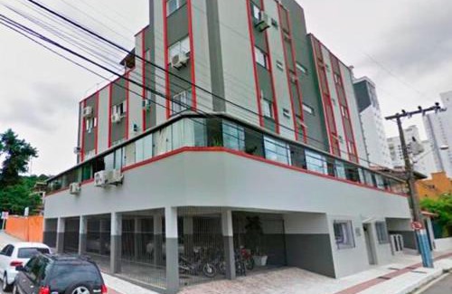 Pioneiros Apartment | Apartamento com Varanda Ampla, Garagem rotativa, a poucos metro da Praia