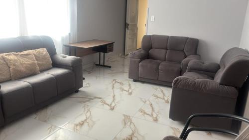 Jardim Sao Miguel Apartment | Apartamento com Estacionamento, Wi-Fi, Ar condicionado a 300 metros da Praia da Enseada no Guarujá.
