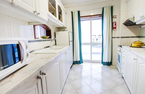 Barra Condo | Apartamento com Dois Quartos e Piscina em Condomínio Privado. A 10 Min. da Praia
