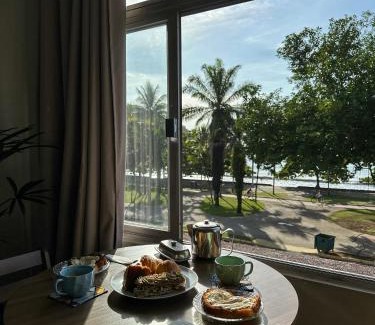 Centro Apartment | Apartamento com vista pro mar no Centro de Ubatuba - 2 quartos e cozinha completa