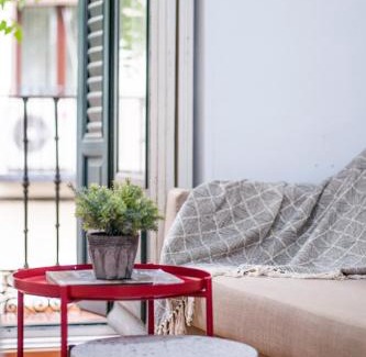 Barrio de La Latina Apartment | Apartamento con Estilo en Madrid de los Austrias -Tradición Renovada