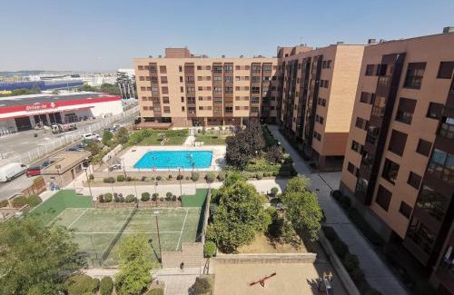 Rejas Apartment | Apartamento con garaje y piscina