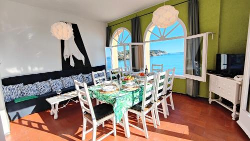 La Fosca Apartment | Apartamento con jardín a 11 metros de la playa. CG.