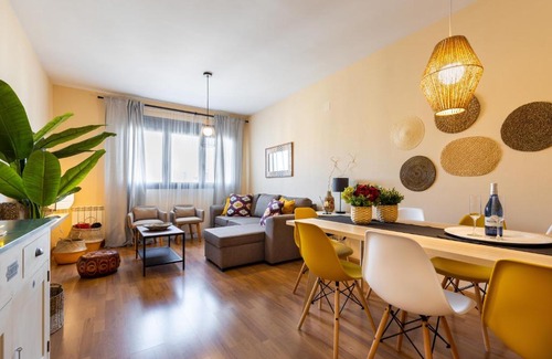 Figares Apartment | APARTAMENTO CRIS II,EMIR 1-PISCINA GYM & PARKING, parque de las ciencias