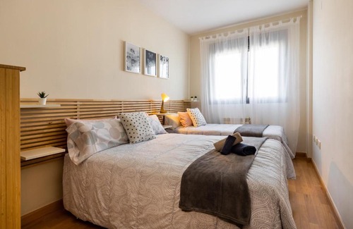 Figares Apartment | APARTAMENTO CRIS II,EMIR 1-PISCINA GYM & PARKING, parque de las ciencias