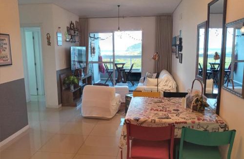 Centro Apartment | Apartamento de Frente para o Mar com Vista Incrível da Praia da Vila, Piscina e Varanda com Churrasqueira
