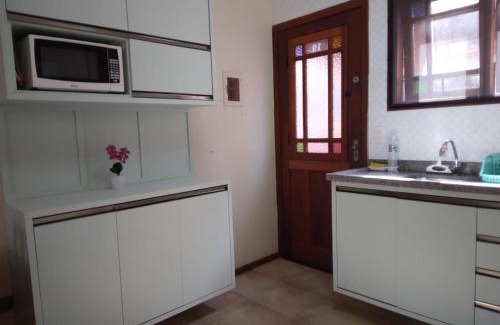 Balneario Mogiano Apartment | Apartamento Duplex a 100 metros da Praia de Boracéia