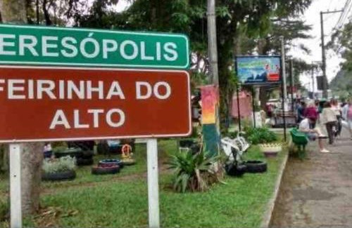 Alto Apartment | Apartamento em ALTO TERESÓPOLIS ao lado da feirinha