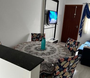 Vista Linda Apartment | Apartamento em Condomínio Beverly Hills Praia de Vista Linda - Bertioga com Estacionamento e Piscina