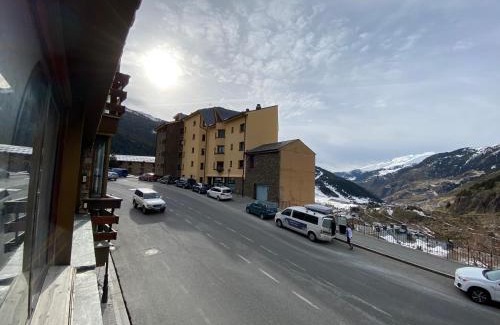 Soldeu Apartment | Apartamento en Soldeu a pie de pistas, wifi y parquin