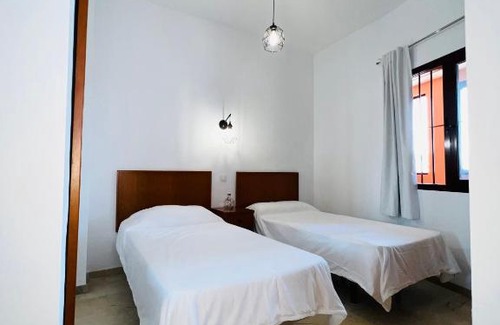 Puerto de la Duquesa Apartment | Apartamento con piscina en plena playa
