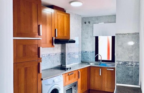 Puerto de la Duquesa Apartment | Apartamento con piscina en plena playa