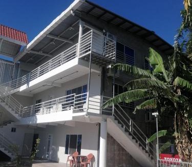 San Salvador Apartment | Apartamento familiar 1 con 3 habitaciones y 4 camas