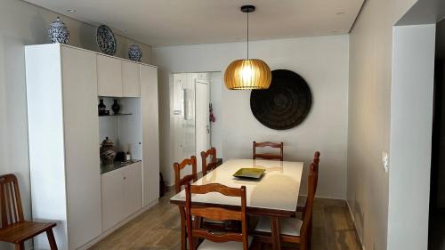 Morro do Maluf Apartment | Apartamento Frente a Praia de Pitangueiras garagem piscina e sauna