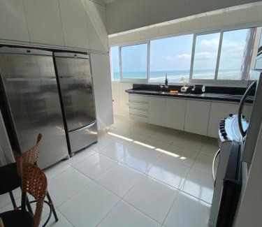 Guilhermina Apartment | Apartamento frente mar