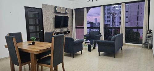 Panama City Apartment | Apartamento Grande Familiar Céntrico