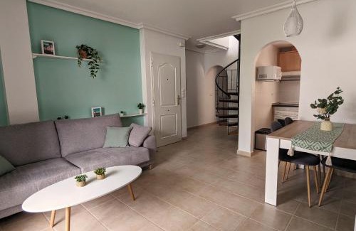 Los Alcazares Apartment | Apartamento Las Palmeras - Con Terraza, barbacoa, aire acondicionado y a 250m de la playa!