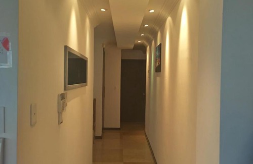 Financial District Apartment | Apartamento Moderna Circa Parque Metropolitano