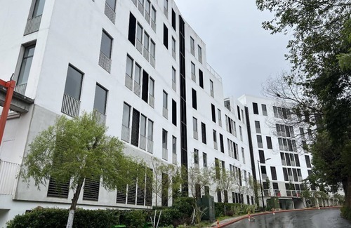Zona 16 Apartment | Apartamento moderno limpio con balcón área Cayala Embajada USA Explanada UValle