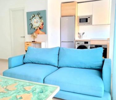 Carihuela Apartment | Apartamento Moderno y con Estilo en La Carihuela
