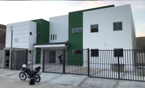 Tres Irmas Apartment | Apartamento no portal sudoeste de frente ao condomínio Village Residence
