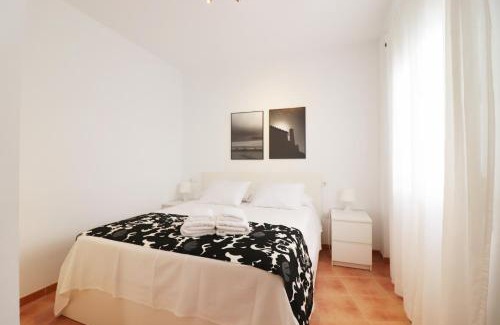 Nerja City Centre Apartment | Apartamento Pescia con piscina en centro de Nerja