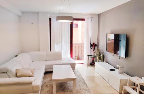 Figares Apartment | Apartamento, piscina y parking Granada Tico Medina