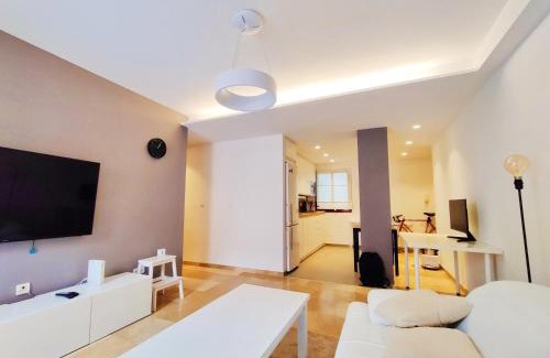 Figares Apartment | Apartamento, piscina y parking Granada Tico Medina