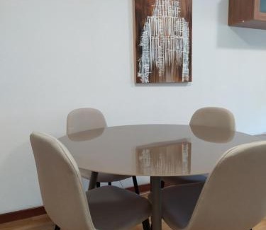 Logrono Apartment | Apartamento Poniente con dos baños muy céntrico 6 personas
