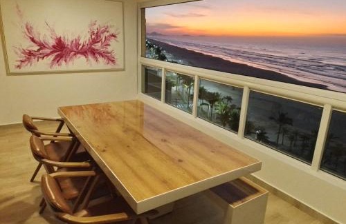 Jardim Real Apartment | Apartamento Praia Grande Novo Frente Mar Pé na Areia