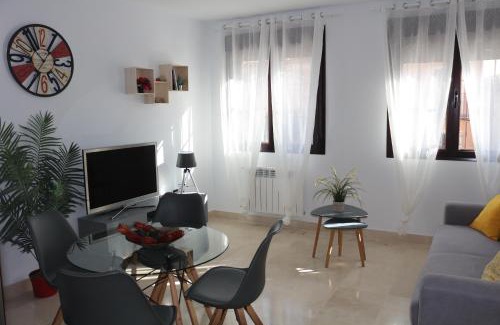 Toledo Apartment | Apartamento Roca Tarpeya 4 Parking incluido - Living Toledo