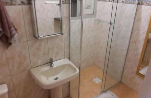 Centro Apartment | Apartamento térreo com ar condicionado e 2 suítes bem localizado