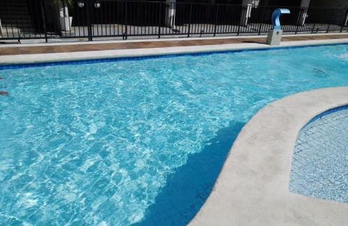Centro Apartment | Apartamento temporada em Arraial do Cabo, Villa da Praia acomoda ATÉ 8 pessoas!